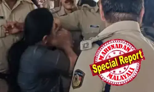 അക്രമത്തില് ഏതുതരം ആയുധമാണ് ഉപയോഗിച്ചതെന്ന് കണ്ടെത്താന് മന്ത്രിയുടെ മൊഴി അനിവാര്യമെന്ന് പൊലീസ്; ഇനിയും ആരോഗ്യമന്ത്രിയുടെ മൊഴി എടുത്തില്ല; വധ ശ്രമക്കേസില് അനിശ്ചിതത്വം തുടരുന്നു അക്രമത്തില് ഏതുതരം ആയുധമാണ് ഉപയോഗിച്ചതെന്ന് കണ്ടെത്താന് മന്ത്രിയുടെ മൊഴി അനിവാര്യമെന്ന് പൊലീസ്; ഇനിയും ആരോഗ്യമന്ത്രിയുടെ മൊഴി എടുത്തില്ല; വധ ശ്രമക്കേസില് അനിശ്ചിതത്വം തുടരുന്നു