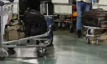 ഇന്ത്യന്‍ വിമാനക്കമ്പനികള്‍ ഞായറാഴ്ച മാത്രം റദ്ദാക്കിയത് 444 അന്താരാഷ്ട്ര സര്‍വീസുകള്‍; വ്യോമപാതകളില്‍ നിയന്ത്രണം തുടരുന്നു