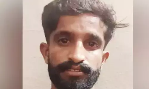 ബൈക്കിൽ കടത്തിക്കൊണ്ടുപോയി കൂട്ടുകാരന്റെ വീട്ടിലെത്തിച്ച് പീഡനം; പോക്സോ കേസിൽ പ്രതിക്ക് 23 വർഷം കഠിനതടവ് ബൈക്കിൽ കടത്തിക്കൊണ്ടുപോയി കൂട്ടുകാരന്റെ വീട്ടിലെത്തിച്ച് പീഡനം; പോക്സോ കേസിൽ പ്രതിക്ക് 23 വർഷം കഠിനതടവ്