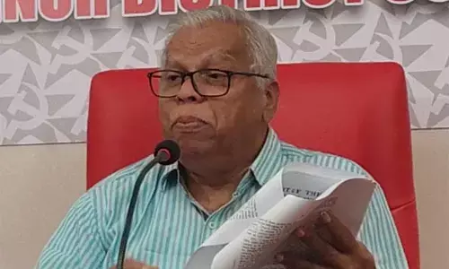 തലശേരി കലാപത്തിന് പിന്നില്‍ സിപിഎമ്മാണെന്ന വ്യാജ പ്രചാരണം നടത്തുന്ന കോണ്‍ഗ്രസ് സംഘപരിവാറിന്റെ സയാമിസ് ഇരട്ടിയായി മാറി; കലാപം ശാന്തമാക്കാനാണ് സി.പി.എം നേതാക്കള്‍ ആഹ്വാനം ചെയ്തത്: എം.വി ജയരാജന്‍