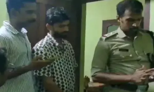 ആയുര്വേദ തൈലങ്ങളുടെ മറവില് ലഹരി വില്പ്പന; യുവാവ് പിടിയില് ആയുര്വേദ തൈലങ്ങളുടെ മറവില് ലഹരി വില്പ്പന; യുവാവ് പിടിയില്