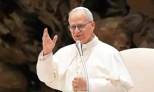 സമാധാനവും സ്ഥിരതയും ഉണ്ടാക്കേണ്ടത് ആയുധം കൊണ്ടല്ല, സംവാദത്തിലൂടെ; സംഘര്ഷം അവസാനിപ്പിക്കണമെന്ന് മാര്പാപ്പ സമാധാനവും സ്ഥിരതയും ഉണ്ടാക്കേണ്ടത് ആയുധം കൊണ്ടല്ല, സംവാദത്തിലൂടെ; സംഘര്ഷം അവസാനിപ്പിക്കണമെന്ന് മാര്പാപ്പ