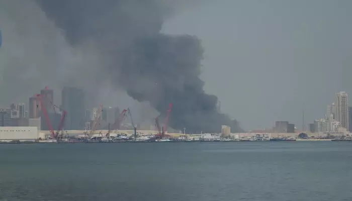 ഖത്തറില് ഇറാന് നടത്തിയ ആക്രമണത്തില് മലയാളിക്ക് പരിക്ക്; ഒമാനില് തകര്ന്ന എണ്ണ കപ്പലിലെ രണ്ട് ഇന്ത്യക്കാരെ കാണാതായി ഖത്തറില് ഇറാന് നടത്തിയ ആക്രമണത്തില് മലയാളിക്ക് പരിക്ക്; ഒമാനില് തകര്ന്ന എണ്ണ കപ്പലിലെ രണ്ട് ഇന്ത്യക്കാരെ കാണാതായി