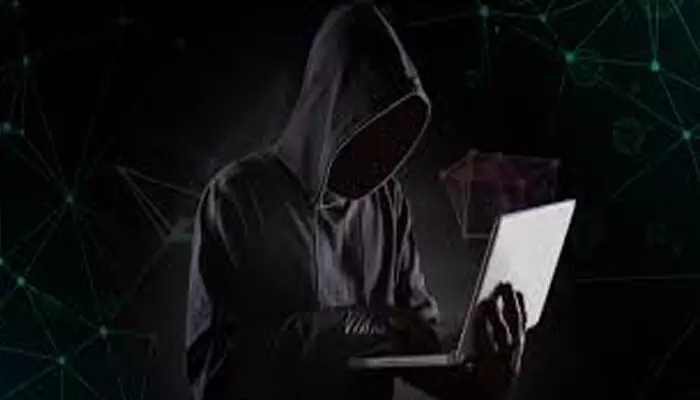 സാഹചര്യം മുതലെടുത്ത് ഡിജിറ്റല് ഡാറ്റ കൈക്കലാക്കാന് തട്ടിപ്പു സംഘം; ബാങ്കിങ് വിവരങ്ങള് പങ്കുവയ്ക്കരുത്: മുന്നറിയിപ്പുമായി ദുബായ് പോലിസ് സാഹചര്യം മുതലെടുത്ത് ഡിജിറ്റല് ഡാറ്റ കൈക്കലാക്കാന് തട്ടിപ്പു സംഘം; ബാങ്കിങ് വിവരങ്ങള് പങ്കുവയ്ക്കരുത്: മുന്നറിയിപ്പുമായി ദുബായ് പോലിസ്