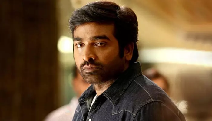 ഗര്ഭിണിയായ ഭാര്യ അന്ന് വീടുവിട്ടിറങ്ങി, ഒടുവിൽ വയറിൽ കൈവെച്ച് കുടുംബമാണ് വലുതെന്ന് ഞാൻ സത്യം ചെയ്തു; മനസുതുറന്ന് മക്കൾ സെൽവൻ വിജയ് സേതുപതി ഗര്ഭിണിയായ ഭാര്യ അന്ന് വീടുവിട്ടിറങ്ങി, ഒടുവിൽ വയറിൽ കൈവെച്ച് കുടുംബമാണ് വലുതെന്ന് ഞാൻ സത്യം ചെയ്തു; മനസുതുറന്ന് മക്കൾ സെൽവൻ വിജയ് സേതുപതി