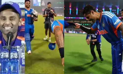 അഭിഷേകിന് പകരം ഞാന്‍ അവനെ ഉള്‍പ്പെടുത്തണമെന്നാണോ നിങ്ങള്‍ പറയുന്നത്? ഞാന്‍ തിലകിന് പകരം അവനെ കളിപ്പിക്കണമെന്നാണോ? അന്ന് സഞ്ജുവിനെക്കുറിച്ച് മാധ്യമ പ്രവര്‍ത്തകരുടെ ചോദ്യം സൂര്യ ചിരിച്ചുതള്ളി; ഇന്ന് തൊപ്പി തലയില്‍നിന്ന് ഊരി അഭിനന്ദനം; മലയാളി താരത്തെ കുറിച്ച് വാചാലനായി ക്യാപ്റ്റന്‍