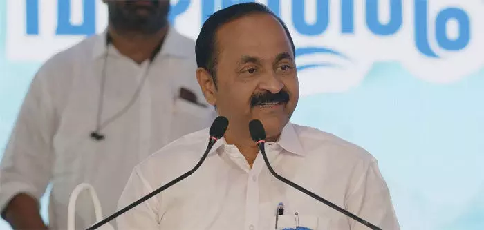 രമേഷ് പിഷാരടി മത്സരിക്കുന്നതില് തീരുമാനമായില്ല, അടുത്ത പൊങ്കാലക്ക് കോണ്ഗ്രസ് മുഖ്യമന്ത്രി ക്ലിഫ് ഹൗസിലുണ്ടാവും; പ്രതികരിച്ച് പ്രതിപക്ഷ നേതാവ് രമേഷ് പിഷാരടി മത്സരിക്കുന്നതില് തീരുമാനമായില്ല, അടുത്ത പൊങ്കാലക്ക് കോണ്ഗ്രസ് മുഖ്യമന്ത്രി ക്ലിഫ് ഹൗസിലുണ്ടാവും; പ്രതികരിച്ച് പ്രതിപക്ഷ നേതാവ്