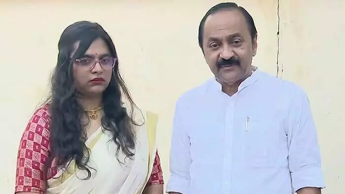 അച്ഛന്റെ ആഗ്രഹങ്ങള്‍ നടക്കണം; മുഖ്യമന്ത്രിയാകണമെന്നല്ല, കോണ്‍ഗ്രസിന് നല്ല റിസല്‍ട്ട് ഉണ്ടാകണമെന്നാണ് ആഗ്രഹം; പരിശ്രമത്തിന് ഫലം കണാണം എന്നാണ് ആഗ്രഹം;  പൊങ്കാലയിട്ട് വി ഡി സതീശന്റെ മകള്‍