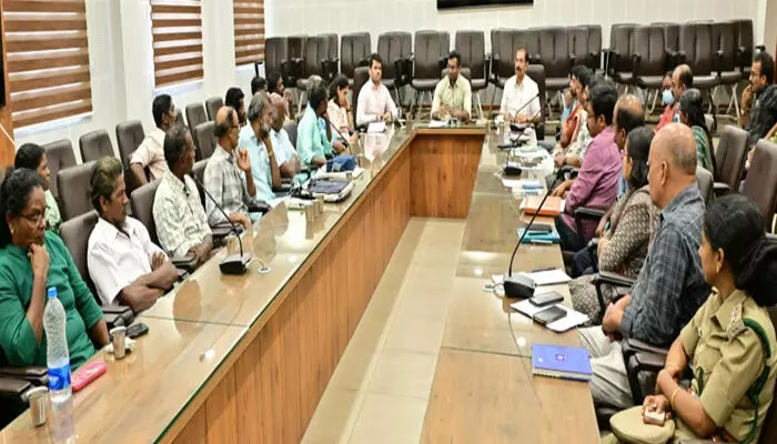 ആറളത്ത് കാട്ടാന ആക്രമണത്തില്‍ മരിച്ച അനീഷിന്റെ കുടുംബത്തിന് എല്ലാ സഹായവും നല്‍കും; കുട്ടികളുടെ വിദ്യാഭ്യാസം സര്‍ക്കാര്‍ ഏറ്റെടുക്കാന്‍ ശുപാര്‍ശ