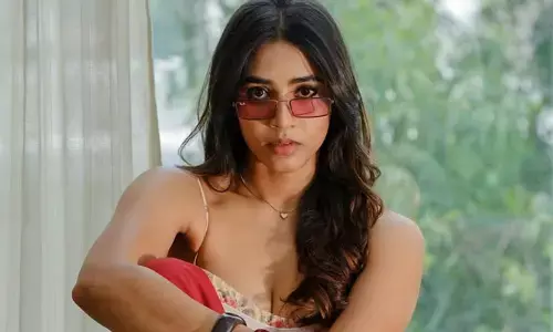 അഭിനേതാക്കൾ വെറും വസ്തുക്കളല്ല, ദേഹത്തേക്കുള്ള സൂമും അനാവശ്യ ആംഗിളുകളും സഹിക്കില്ല; അന്തസ്സിന് മേലുള്ള കടന്നുകയറ്റമെന്ന് സപ്തമി ഗൗഡ; പാപ്പരാസികൾക്കെതിരെ പൊട്ടിത്തെറിച്ച് കാന്താര നായിക