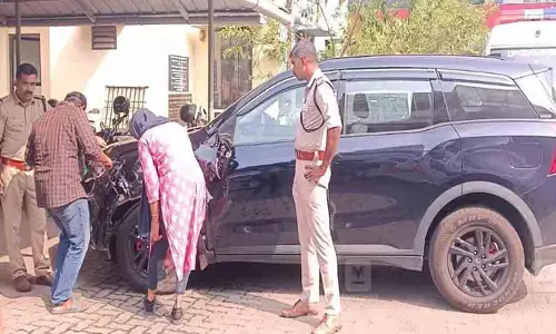 അങ്കമാലിയില്‍ വിദ്യാര്‍ഥിനിയെ ഇടിച്ച ശേഷം കടന്നുകളഞ്ഞ കാര്‍ കണ്ടെത്തി; കാര്‍ പിടികൂടിയത് തുറൂവൂരില്‍ നിന്നും