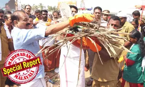 ആറ്റുകാല്‍ പൊങ്കാല നിവേദിച്ചു ഭക്തര്‍ മടങ്ങിയതിന് പിന്നാലെ ഹരിതകര്‍മ്മ സേനയുടെ നേതൃത്വത്തില്‍ ശുചീകരണം തുടങ്ങി; രാത്രിയോടെ കൃത്രിമ മഴപെയ്യിച്ച് ശുചീകരണം പൂര്‍ത്തിയാക്കി; എല്ലാറ്റിനും തൊഴിലാളികളികള്‍ക്കൊപ്പം നിന്നു മേയര്‍ വി വി രാജേഷ്;  കുത്തിത്തിരിപ്പുകള്‍ക്ക് ഇടയിലും പൊങ്കാലയുടെ ശുചീകരണത്തിലും കൈയടി നേടി തിരുവനന്തപുരം നഗരസഭ