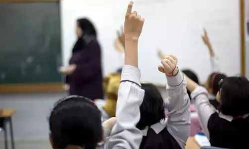 പശ്ചിമേഷ്യന്‍ സംഘര്‍ഷം; യുഎഇയില്‍ സ്‌കൂളുകള്‍ക്ക് രണ്ടാഴ്ച അവധി; ക്ലാസുകള്‍ പുനരാരംഭിക്കുക മാര്‍ച്ച് 23ന്