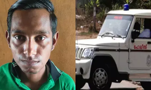 കുറുപ്പുംപടിയിൽ റൂമെടുത്ത് താമസം; 500 രൂപ കൊടുത്താൽ സാധനം ചെറിയ പൊതികളിലാക്കി കൃത്യസമയത്ത് എത്തിക്കും; പോലീസ് ആശാനെ വളഞ്ഞതും സത്യം പുറത്ത്; കൈയ്യോടെ പൊക്കി