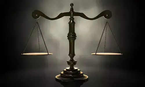 കുടുംബകോടതിയിലെ മധ്യസ്ഥചര്‍ച്ച കഴിഞ്ഞിറങ്ങവെ ഭര്‍ത്താവിന്റെ മുഖത്തടിച്ച് യുവതി; കേസെടുത്ത് പോലിസ്