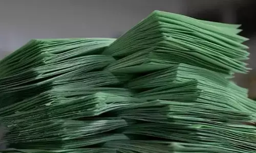 പാക്കറ്റ് പൊട്ടിച്ച നിലയില്‍ പ്ലസ് വണ്‍ പരീക്ഷയുടെ ചോദ്യപേപ്പറുകള്‍; പിന്‍വലിക്കാന്‍ ഉത്തരവ്