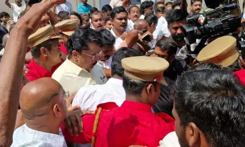 പാര്‍ട്ടിയില്‍നിന്നും കടക്ക് പുറത്ത്! ജില്ലാ സെക്രട്ടറി സ്പിരിറ്റ് കച്ചവടക്കാരന്‍; അഴിമതിയും പണപ്പിരിവും തുറന്നുകാട്ടി പരസ്യ വെല്ലുവിളി; വിമത കണ്‍വന്‍ഷനില്‍ പങ്കെടുത്തതിന് പിന്നാലെ പി.കെ.ശശിയെ പുറത്താക്കി സിപിഎം;  ആരോപണം തെളിയിച്ചാല്‍ പൊതുപ്രവര്‍ത്തനം അവസാനിപ്പിക്കുമെന്ന് സുരേഷ് ബാബു