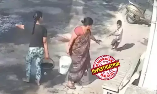 ഹോളി ആഘോഷത്തിനിടെ ദേഹത്ത് കളര്‍ വിതറി; നാല് വയസുകാരനായ പേരക്കുട്ടിയുടെ ദേഹത്ത് തിളച്ച വെള്ളം ഒഴിച്ച് മുത്തശ്ശി; ദൃശ്യങ്ങള്‍ പ്രചരിച്ചതോടെ കേസെടുക്കണമെന്ന ആവശ്യം