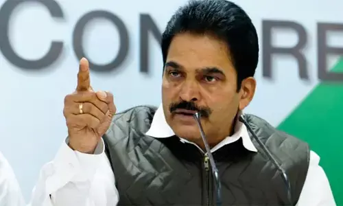 പിആര്‍ഡി പരസ്യം സര്‍ക്കാരിന്റെ തകര്‍ന്ന പ്രതിച്ഛായ ശരിയാക്കാന്‍; മരിച്ചിട്ടും സിപിഎം ഉമ്മന്‍ചാണ്ടിയെ വേട്ടയാടുന്നു; ജി.സുധാകരനുമായി ചര്‍ച്ചയൊന്നും നടത്തിയിട്ടില്ല: കെ സി വേണുഗോപാല്‍ എംപി