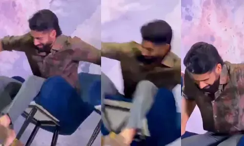 വാ..ഇവിടെ വന്നിരിക്ക്!! പ്രമോഷൻ പരിപാടിക്ക് ടിപ്പ് ടോപ്പിൽ തിളങ്ങിയെത്തിയ നടൻ; എല്ലാവരെയും നോക്കി ചിരിച്ചുകൊണ്ട് കസേരയിലേക്ക് വന്നിരുന്നതും നടന്നത് മറ്റൊന്ന്; കൂളാകാതെ നാഗചൈതന്യ