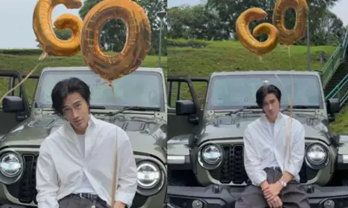 എന്റെ കർത്താവേ..60 വയസുള്ള അപ്പൂപ്പൻ ആണോ..ഇത്; വെള്ള ഷർട്ട് ധരിച്ച് ജീപ്പ് റൂബികോണിലിരിക്കുന്ന ഒരാൾ; പുള്ളിക്കാരന്റെ വയസ്സ് അറിഞ്ഞ് ഞെട്ടി സോഷ്യൽ ലോകം; ഐഡി തപ്പിയിറങ്ങി പെൺകുട്ടികൾ