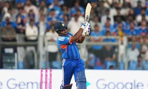 വാംഖഡെയില്‍ തലങ്ങും വിലങ്ങും സിക്‌സറുകളുമായി സഞ്ജു സാംസണ്‍; 89 റണ്‍സെടുത്ത് സെഞ്ച്വറിക്ക് അരികേ സഞ്ജു വീണെങ്കിലും ആഞ്ഞടിച്ച് ഇന്ത്യയ്ക്ക് കൂറ്റന്‍ സ്‌കോര്‍; ടി 20 ലോകകപ്പ് സെമി ഫൈനലില്‍ ഇംഗ്ലണ്ടിന് മുന്നില്‍ 254 റണ്‍സിന്റെ വിജയലക്ഷ്യം മുന്നില്‍ വെച്ച് ഇന്ത്യ; കോലിയുടെ ചരിത്ര റെക്കോര്‍ഡിനൊപ്പം സഞ്ജു