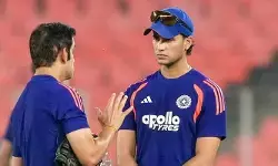 രണ്ട് ഫോർ അടിച്ചില്ലേ, സഞ്ജുവിന് സ്ട്രൈക്ക് നൽകണമായിരുന്നു; അഭിഷേകിന്റെ ബാറ്റിംഗ് അവിവേകമെന്ന് അശ്വിൻ; സമ്മർദ്ദം നൽകി താരത്തെ തകർക്കരുത്; ഗംഭീറിനും സൂര്യക്കും ഉപദേശവുമായി താരം