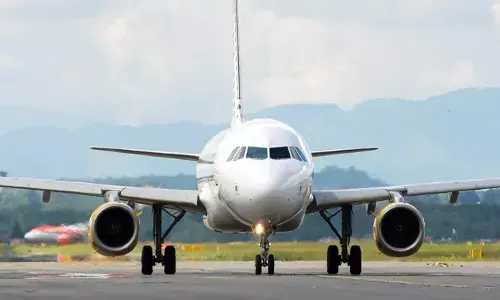 പശ്ചിമേഷ്യൻ ആകാശത്ത് യുദ്ധ ഭീതി ഒഴിയുന്നില്ല; കൊച്ചിയിൽ നിന്ന് പുറപ്പെടേണ്ട 31 വിമാനങ്ങൾ റദ്ദാക്കി; കരിപ്പൂർ വിമാനത്താവളത്തിൽ റദ്ദാക്കിയത് 30 സർവീസുകൾ; കൂടുതൽ അറിയാം...