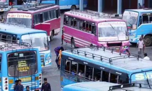 നിയമലംഘനങ്ങള്‍ ആവര്‍ത്തിക്കുന്ന ബസുകളുടെ പെര്‍മിറ്റ് റദ്ദാക്കും; സംസ്ഥാനത്തെ സ്വകാര്യ ബസുകളുടെ മരണപ്പാച്ചിലിന് മൂക്കുകയറിടാന്‍ കര്‍ശന നടപടികളുമായി ഗതാഗത വകുപ്പ്