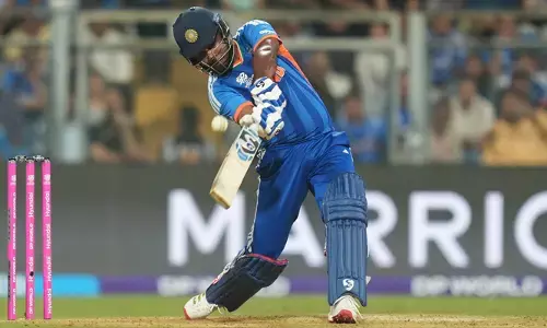 അടിപൊളി ചേട്ടാ.. സൂപ്പർബ് ഫിഫ്റ്റി; സഞ്ജു ചേട്ടാ എന്ന് വിളിച്ച് ഗൂഗിൾ ഇന്ത്യ; ട്രാൻസ്ലേറ്ററിലെ പരിഭാഷയുടെ സ്ക്രീൻഷോട്ടും; എക്‌സ് പോസ്റ്റ് വൈറല്‍