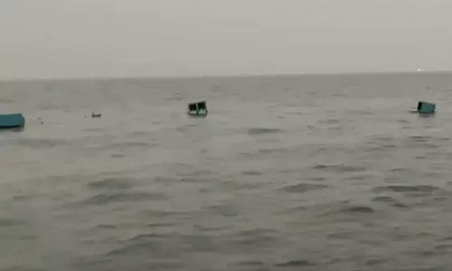 പുതുവൈപ്പിനില്‍ മത്സ്യബന്ധന ബോട്ട് മറിഞ്ഞ് അപകടത്തില്‍ ആലപ്പുഴ സ്വദേശിക്ക് ദാരുണാന്ത്യം; അഞ്ചു പേരെ രക്ഷപ്പെടുത്തി