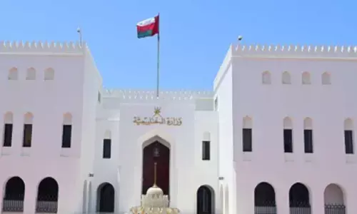 ജനങ്ങളുടെ സുരക്ഷയാണ് പ്രധാനം; ഇറാനിൽ കുടുങ്ങിക്കിടന്ന ഒമാൻ പൗരന്മാരുടെ ഒരു സംഘം കൂടി തിരിച്ചെത്തി