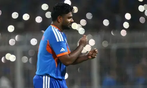 രണ്ട് തവണ ലോകകപ്പിലെ താരമായ വിരാട് കോലി; കഴിഞ്ഞ തവണ ഇന്ത്യ കിരീടമുയര്‍ത്തിയപ്പോള്‍ 15 വിക്കറ്റുകളുമായി ബുമ്ര; മൂന്നാമത്തെ ഇന്ത്യന്‍ താരം സഞ്ജുവോ?  പ്ലേയര്‍ ഓഫ് ദ് ടൂര്‍ണമെന്റ് പോരാട്ടത്തില്‍ ഷാല്‍ക്വിക്കും രചിന്‍ രവീന്ദ്രയുമടക്കം ഏഴ് പേര്‍;  മലയായി താരത്തെ കാത്തിരിക്കുന്നത് അപൂര്‍വ്വങ്ങളില്‍ അപൂര്‍വ്വമായ നേട്ടം