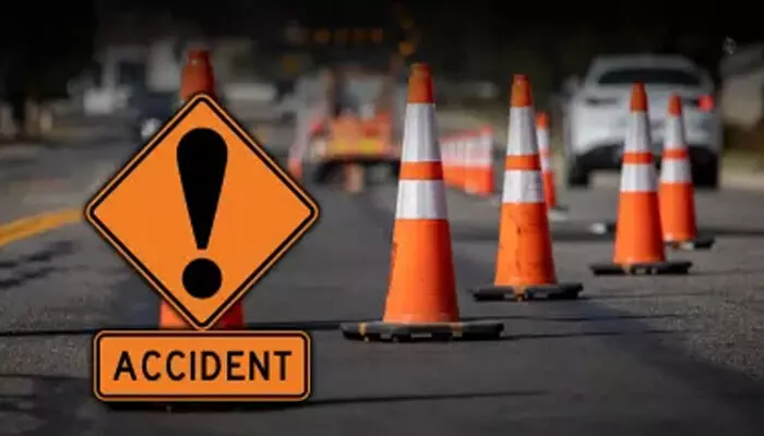 തിരുവനന്തപുരത്ത് ബൈക്കുകള് കൂട്ടിയിടിച്ച് മൂന്നുപേര് മരിച്ചു; ഒരാളുടെ നില ഗുരുതരം തിരുവനന്തപുരത്ത് ബൈക്കുകള് കൂട്ടിയിടിച്ച് മൂന്നുപേര് മരിച്ചു; ഒരാളുടെ നില ഗുരുതരം