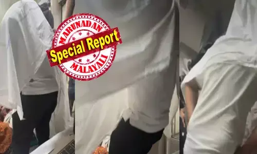 നൂറ് നൂറ്റിപ്പത്ത്...സ്പീഡിൽ ലഖ്‌നൗവിലേക്ക് കുതിച്ച ആ ട്രെയിൻ; സ്വന്തം കാര്യം നോക്കി വളരെ സമാധാനപൂർവം സീറ്റുകളിലിരിക്കുന്ന യാത്രക്കാർ; പെട്ടെന്ന് തലയിൽ തോർത്തിട്ട് ഒരാളുടെ പ്രവർത്തി; കണ്ടിട്ട് തൊലി ഉരിഞ്ഞു പോകുന്ന അവസ്ഥ; വീണ്ടും പഴി കേട്ട് ഇന്ത്യൻ റെയിൽവേ