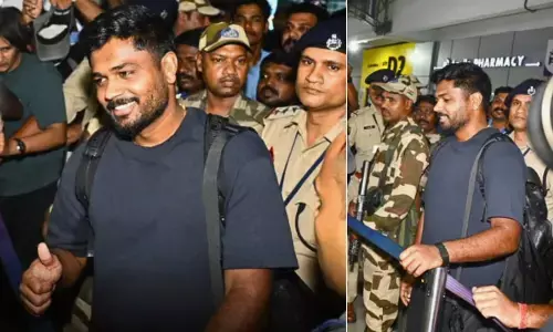 ലോകകപ്പ് ഹീറോയായി സഞ്ജു തിരിച്ചെത്തി; ചേട്ടനെന്ന് വിളിച്ച് വരവേറ്റ് ആരാധകര്‍; വിമാനത്താവളത്തിലെത്തി സ്വീകരിച്ച് മന്ത്രി വി ശിവന്‍കുട്ടി;  പിന്തുണച്ച എല്ലാവരോടും നന്ദിയുണ്ടെന്ന് സഞ്ജു;  പ്രിയതാരത്തിന് ജന്മനാട്ടില്‍ വന്‍ വരവേല്‍പ്പ്