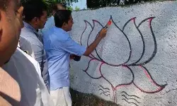 തിരുവല്ലയില്‍ തിരഞ്ഞെടുപ്പ് പ്രചാരണത്തിന് തുടക്കമിട്ട് എന്‍.ഡി.എ; ചുവരെഴുത്തുകള്‍ക്ക് അനൂപ് ആന്റണി തുടക്കം കുറിച്ചു; ഓഫീസ് ഉദ്ഘാടനവും പൂര്‍ത്തിയായി; 70 കേന്ദ്രങ്ങളില്‍ പ്രചാരണം കൊഴുക്കുന്നു