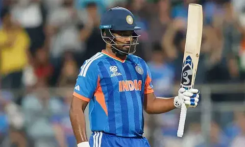 കുറേ കളിക്ക് വലിച്ചടിച്ചു നോക്കി, നടന്നില്ല; വേറെ ഒരു വഴിയില്ലാത്തതു കൊണ്ടാണ് ശൈലി ഒന്നു മാറ്റിയത്; വീഴ്ചകളില്‍ നിന്നു പഠിക്കണമല്ലോ! ലോകകപ്പ് വിജയം നാട്ടുകാര്‍ക്ക് സമര്‍പ്പിച്ച് സഞ്ജു സാംസണ്‍