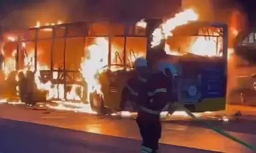 സ്വിറ്റ്‌സര്‍ലന്‍ഡില്‍, ബസ്സിനുള്ളില്‍ സ്വയം തീകൊളുത്തി യാത്രക്കാരന്‍; ആറ് പേര്‍ മരണമടഞ്ഞു; തീവ്രവാദി ആക്രമണമാണോ എന്ന് വ്യക്തമാക്കാതെ പോലീസ്