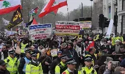 ലണ്ടന്‍ തെരുവില്‍ വീണ്ടും ഇറാന്‍ അനുകൂലികളുടെ പ്രതിഷേധം; തടയാനാവാതെ ഷബാന മഹ്‌മൂദ്