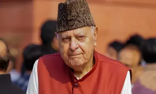 വിവാഹ ചടങ്ങില്‍ പടെുക്കാനെത്തിയ ജമ്മു കശ്മീര്‍ മുന്‍മുഖ്യമന്ത്രിക്ക് നേരെ വെടിവെയ്പ്പ്; വിവാഹ വേദിക്ക് പുറത്ത് കാത്തു നിന്ന് വെടിവെച്ച് അക്രമി: പ്രതിയെ അറസ്റ്റ് ചെയ്ത് പോലിസ്