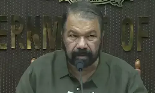 എട്ടാം ക്ലാസില്‍ പഠിക്കുമ്പോള്‍ എസ്എഫ്‌ഐ യൂണിറ്റ് സെക്രട്ടറിയായി തുടങ്ങിയതാണ് റിയാസിന്റെ രാഷ്ട്രീയം; ബിജെപി അധ്യക്ഷന്റെ പൊതുപ്രവര്‍ത്തന പാരമ്പര്യം എന്തെന്ന് ചോദിച്ച് വി ശിവന്‍കുട്ടി