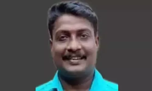 ക്ഷേത്രത്തിലെ കെട്ടുകാഴ്ച അഴിക്കുന്നതിനിടെ യുവാവ് വീണുമരിച്ചു; അപകടം മഹാദേവികാട് വലിയകുളങ്ങര ദേവീക്ഷേത്ര വളപ്പില്‍ വെച്ച്