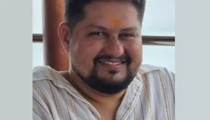 ട്രെയിനില് നിന്നും ചാലക്കുടി പുഴയിലേക്ക് വീണ യുവാവിന്റെ മൃതദേഹം കണ്ടെത്തി; മൃതദേഹം കണ്ടെത്തിയത് സ്കൂബാ ടീം മണിക്കൂറുകളോളം നടത്തിയ തിരച്ചിലില് ട്രെയിനില് നിന്നും ചാലക്കുടി പുഴയിലേക്ക് വീണ യുവാവിന്റെ മൃതദേഹം കണ്ടെത്തി; മൃതദേഹം കണ്ടെത്തിയത് സ്കൂബാ ടീം മണിക്കൂറുകളോളം നടത്തിയ തിരച്ചിലില്