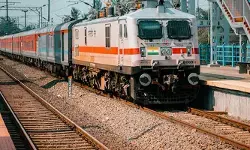 പാലം നിര്മാണം; കോട്ടയം വഴിയുള്ള എട്ടു ട്രെയിനുകള് ആലപ്പുഴ വഴി തിരിച്ചു വിടും: എറണാകുളം മെമു റദ്ദാക്കി പാലം നിര്മാണം; കോട്ടയം വഴിയുള്ള എട്ടു ട്രെയിനുകള് ആലപ്പുഴ വഴി തിരിച്ചു വിടും: എറണാകുളം മെമു റദ്ദാക്കി