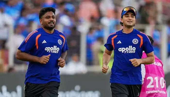 ഞങ്ങള് ഐസും ഫയറുമല്ല, ഫയറും ഫയറുമാണ്; ചിലപ്പോള് അവന് അടിച്ചുതകര്ക്കും, അല്ലെങ്കില് ഞാന്; മൈതാനത്തിന് അകത്തും പുറത്തും ശക്തമായ ഒരു കേരള-പഞ്ചാബി സൗഹൃദം; അതു കേള്ക്കുമ്പോള് അഭിഷേക് ശര്മയോട് സഹതാരങ്ങള്ക്ക് അസൂയയെന്നും സഞ്ജു ഞങ്ങള് ഐസും ഫയറുമല്ല, ഫയറും ഫയറുമാണ്; ചിലപ്പോള് അവന് അടിച്ചുതകര്ക്കും, അല്ലെങ്കില് ഞാന്; മൈതാനത്തിന് അകത്തും പുറത്തും ശക്തമായ ഒരു കേരള-പഞ്ചാബി സൗഹൃദം; അതു കേള്ക്കുമ്പോള് അഭിഷേക് ശര്മയോട് സഹതാരങ്ങള്ക്ക് അസൂയയെന്നും സഞ്ജു