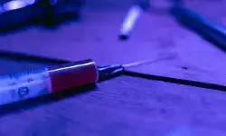 വരന് എയ്ഡ്സ് ബാധിതനാണെന്ന് അറിഞ്ഞ് വിവാഹത്തില് നിന്ന് പിന്മാറി; യുവതിയുടെ ശരീരത്തില് എച്ച്ഐവി ബാധിത രക്തം കുത്തിവെച്ച് യുവാവ് വരന് എയ്ഡ്സ് ബാധിതനാണെന്ന് അറിഞ്ഞ് വിവാഹത്തില് നിന്ന് പിന്മാറി; യുവതിയുടെ ശരീരത്തില് എച്ച്ഐവി ബാധിത രക്തം കുത്തിവെച്ച് യുവാവ്