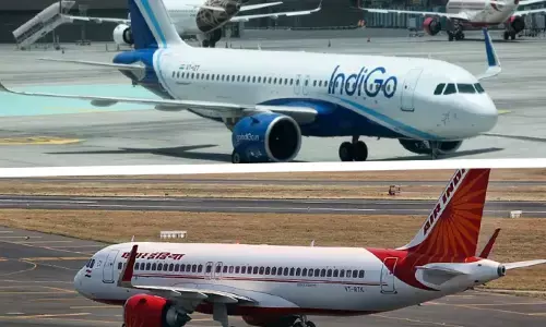 ദുബായ്, അബുദാബി അടക്കമുള്ള നഗരങ്ങളിലേക്ക് ഇന്ത്യൻ വിമാനങ്ങൾ പറക്കില്ല; വ്യക്തമായ കാരണം പറയാതെ കമ്പനികൾ; ആശങ്കയിൽ യാത്രക്കാർ