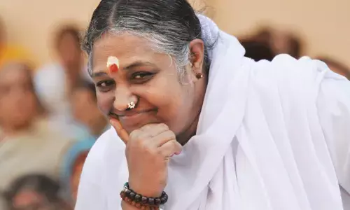 ശ്രീരാമജന്മഭൂമിയിലേക്ക് ഒരു യാത്ര..; ക്ഷേത്ര ട്രസ്റ്റിന്റെ പ്രത്യേക ക്ഷണം; കായംകുളത്ത് നിന്ന് മാതാ അമൃതാനന്ദമയിയും ഭക്ത സംഘവും ഇന്ന് അയോധ്യയിലേക്ക്