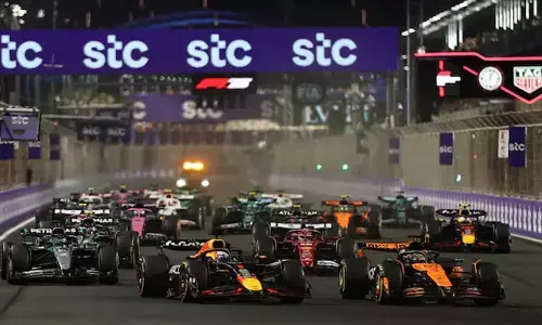 എഫ് വണ്‍ കലണ്ടറില്‍ അപ്രതീക്ഷിത ഇടവേള;  യുദ്ധഭീതിയില്‍ ബഹ്റൈന്‍, സൗദി അറേബ്യ ഗ്രാന്‍ഡ്പ്രീകള്‍ റദ്ദാക്കി;  സുരക്ഷ കാര്യത്തില്‍ വിട്ടുവീഴ്ചയില്ലെന്ന് എഫ്‌ഐഎ; ആരാധകര്‍ നിരാശയില്‍